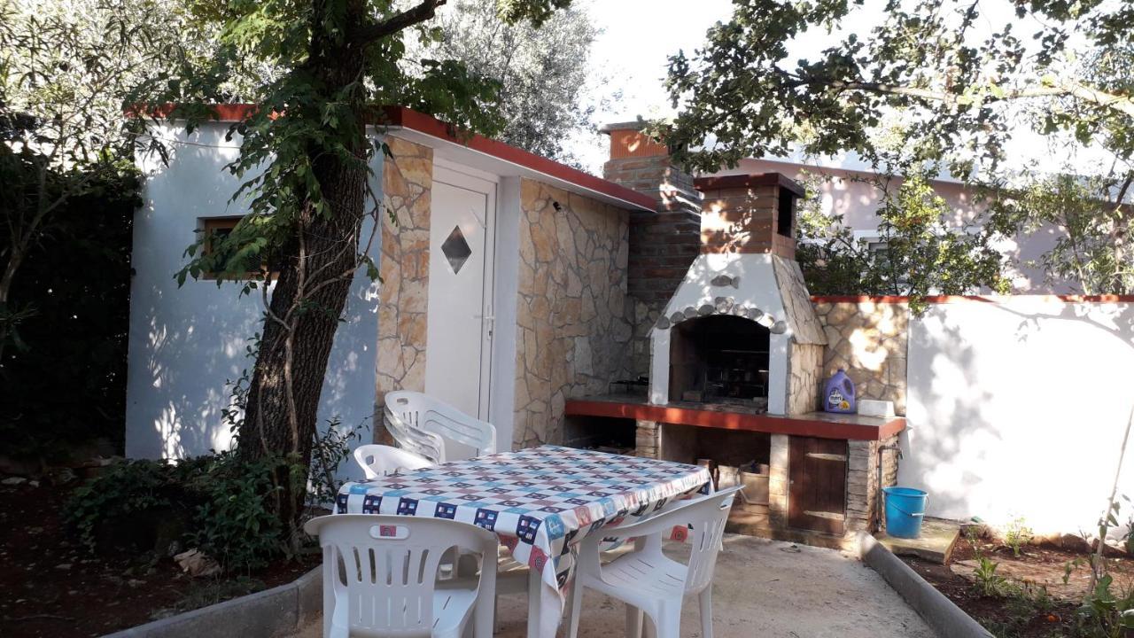 Apartmani Mia Ližnjan エクステリア 写真