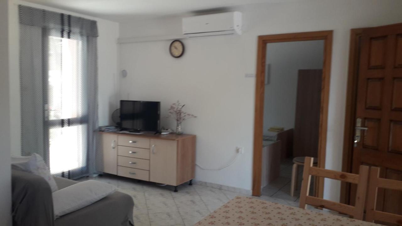 Apartmani Mia Ližnjan エクステリア 写真