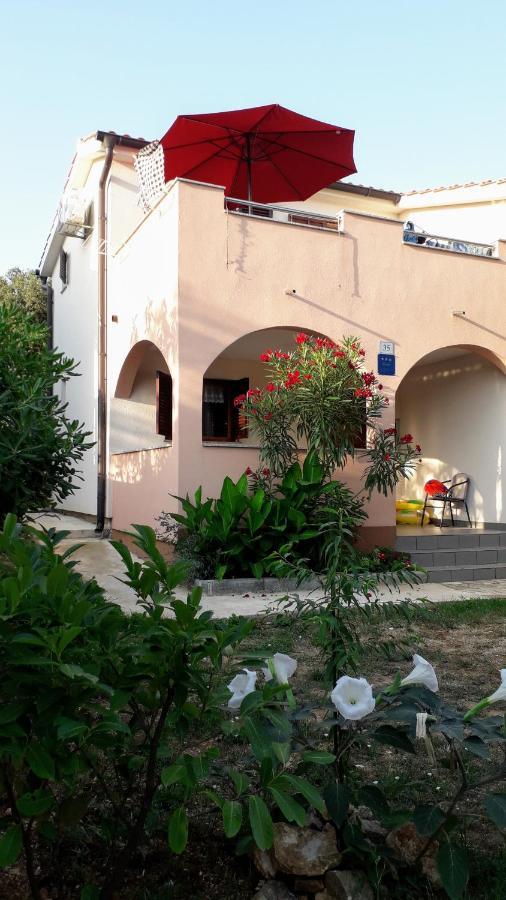 Apartmani Mia Ližnjan エクステリア 写真