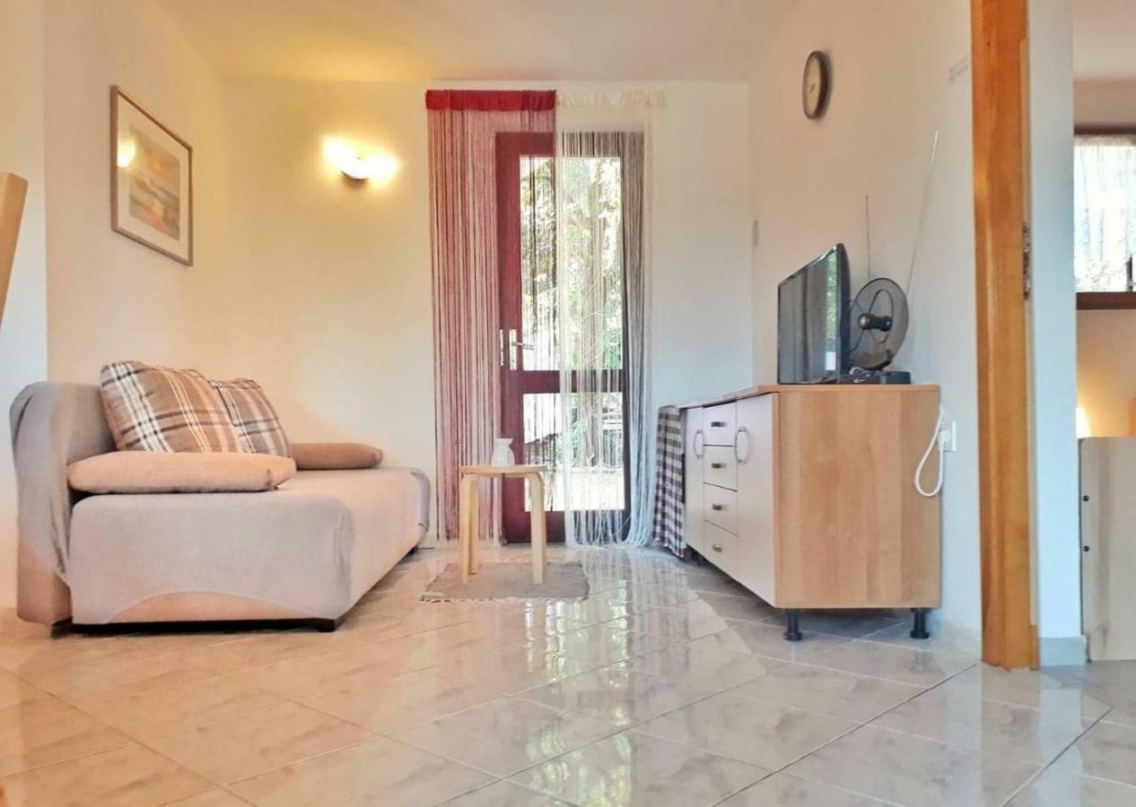 Apartmani Mia Ližnjan エクステリア 写真