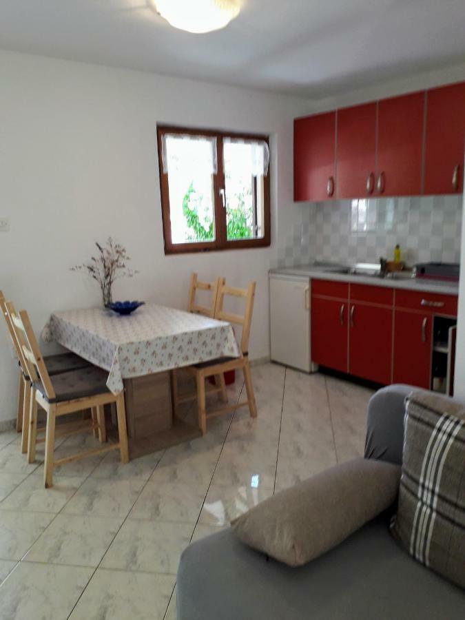 Apartmani Mia Ližnjan エクステリア 写真
