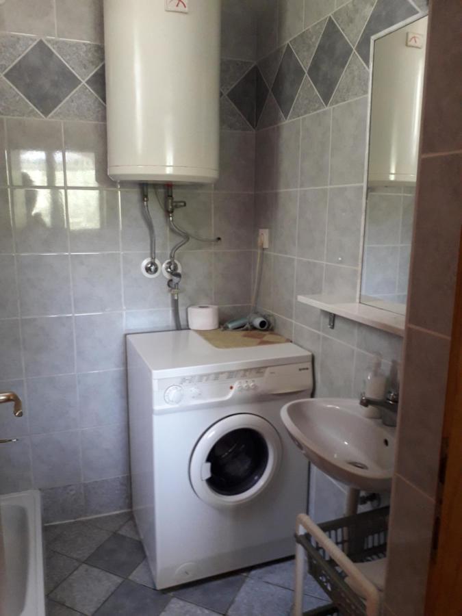 Apartmani Mia Ližnjan エクステリア 写真